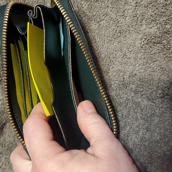 Michael Kors Wallet - Picture 6 of 8